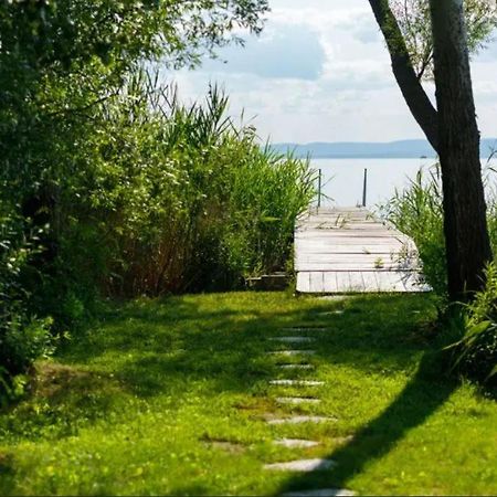 Green Lake House - Private Beach At Balaton بالاتوناكاراتيا المظهر الخارجي الصورة