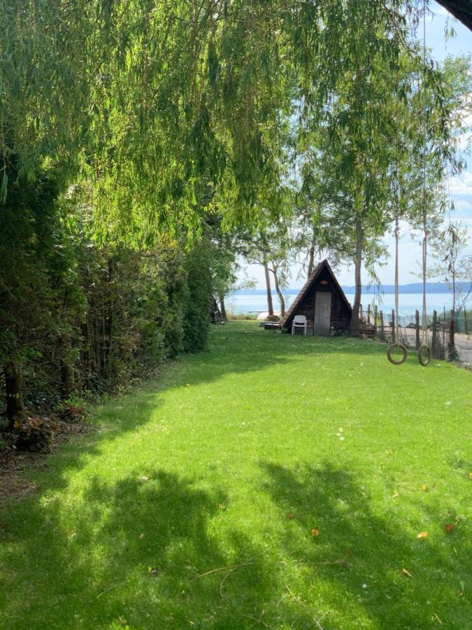 Green Lake House - Private Beach At Balaton بالاتوناكاراتيا المظهر الخارجي الصورة