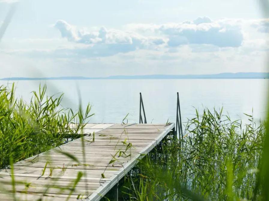 Green Lake House - Private Beach At Balaton بالاتوناكاراتيا المظهر الخارجي الصورة