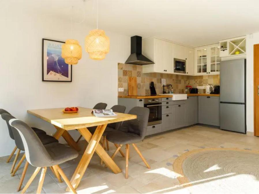 Green Lake House - Private Beach At Balaton بالاتوناكاراتيا المظهر الخارجي الصورة