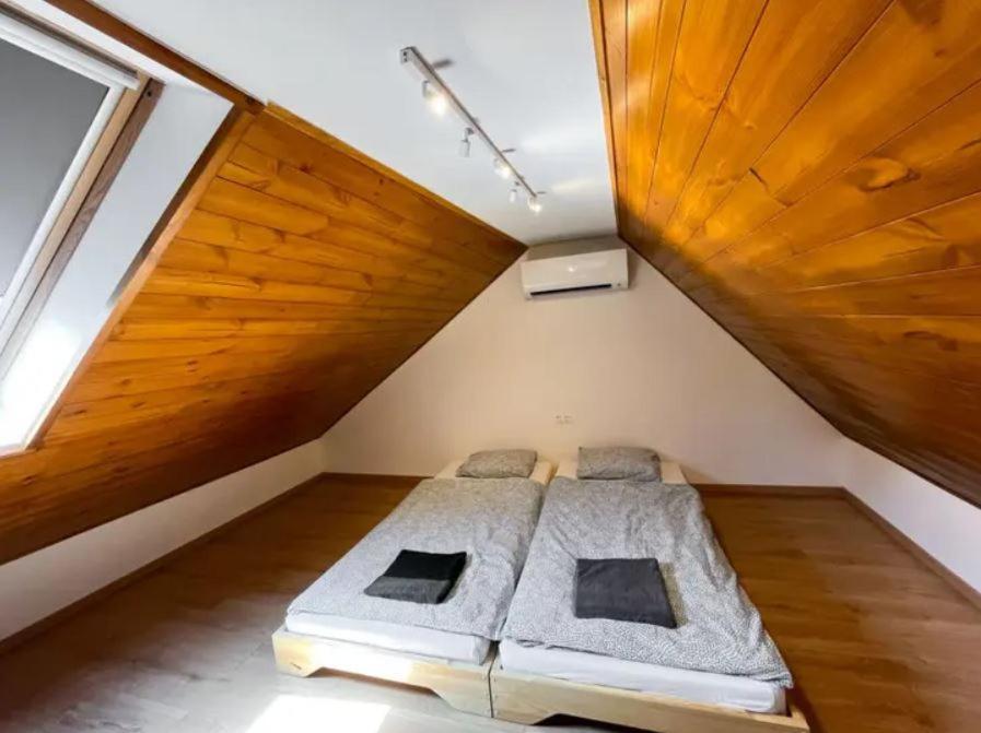 Green Lake House - Private Beach At Balaton بالاتوناكاراتيا المظهر الخارجي الصورة