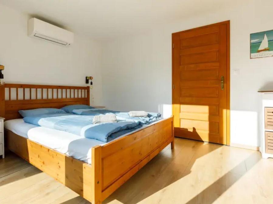Green Lake House - Private Beach At Balaton بالاتوناكاراتيا المظهر الخارجي الصورة